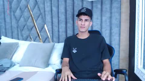 jakemoxleey online show from 02.20.25