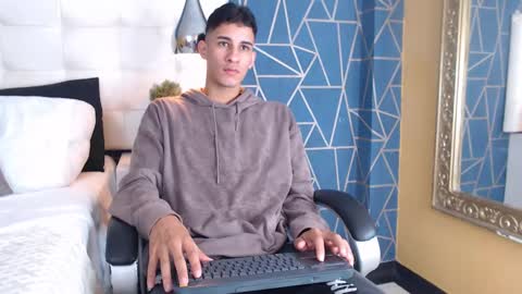 jakemoxleey online show from 03.04.25