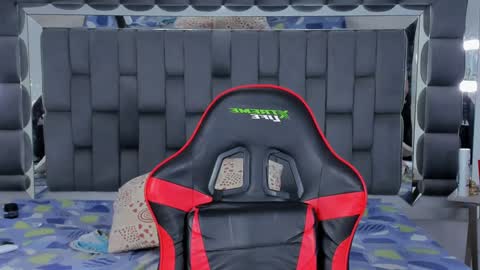 my name is sebas If you come here dont hesitate to say hello Im a guy who really likes having conversations and having hot online show from 01.23.25