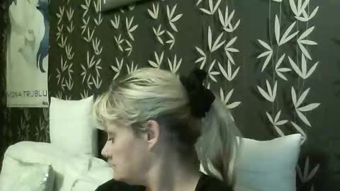 JAKKI LOUISE pornstar online show from 10.10.25