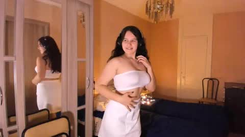 Snapshot of jaleesasabaj chatting on 10.08.25 Lisa online show from 10.08.25