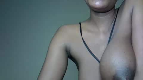 Snapshot of jalie_petite256 chatting on 10.20.25 immy the great online show from 10.20.25