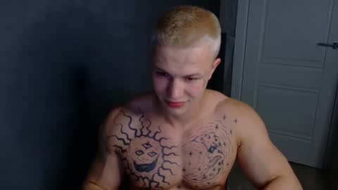 Snapshot of james__noah chatting on 10.10.25 James Noah online show from 10.10.25