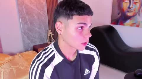 Snapshot of james_jonnes chatting on 10.04.25 James online show from 10.04.25