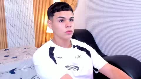 Snapshot of james_jonnes chatting on 10.07.25 James online show from 10.07.25