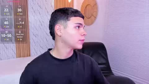 Snapshot of james_jonnes chatting on 10.11.25 James online show from 10.11.25