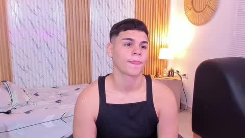 Snapshot of james_jonnes chatting on 10.18.25 James online show from 10.18.25