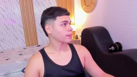 Snapshot of james_jonnes chatting on 10.22.25 James online show from 10.22.25