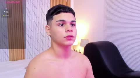 Snapshot of james_jonnes chatting on 11.03.25 James online show from 11.03.25