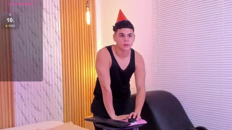 Snapshot of james_jonnes chatting on 11.04.25 James online show from 11.04.25