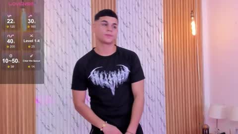 Snapshot of james_jonnes chatting on 11.11.25 James online show from 11.11.25