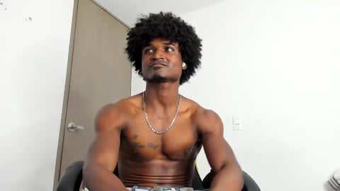 Snapshot of james_makony_1 chatting on 12.18.24 james_makony_1 online show from 12.18.24