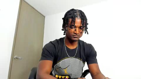 Snapshot of james_makony_1 chatting on 01.02.25 james_makony_1 online show from 01.02.25