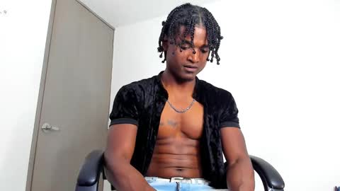 Snapshot of james_makony_1 chatting on 01.05.25 james_makony_1 online show from 01.05.25