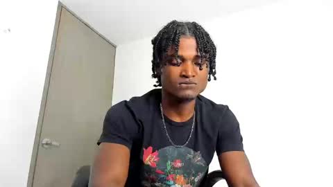 Snapshot of james_makony_1 chatting on 01.08.25 james_makony_1 online show from 01.08.25