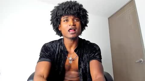 Snapshot of james_makony_1 chatting on 01.15.25 james_makony_1 online show from 01.15.25