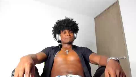 Snapshot of james_makony_1 chatting on 01.16.25 james_makony_1 online show from 01.16.25