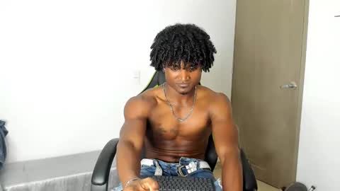 Snapshot of james_makony_1 chatting on 02.12.25 james_makony_1 online show from 02.12.25