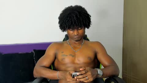 Snapshot of james_makony_1 chatting on 02.18.25 james_makony_1 online show from 02.18.25