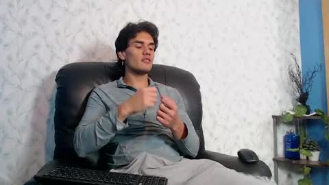 Snapshot of james_morrisonm chatting on 04.22.26 james_morrisonm online show from 04.22.26