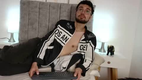 Snapshot of james_potter_ chatting on 02.04.26 James Potter online show from 02.04.26