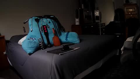 James Bondage online show from 10.26.25