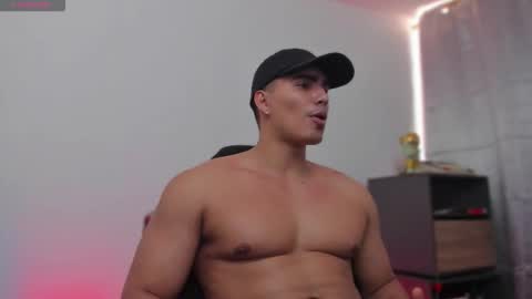 Snapshot of jamesgraay chatting on 11.11.25 James Gray online show from 11.11.25