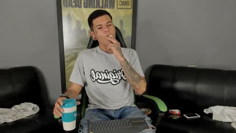 Snapshot of jamesinked_ chatting on 12.07.24 Jamesinked online show from 12.07.24
