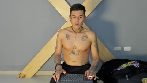 Snapshot of jamesinked_ chatting on 12.10.24 Jamesinked online show from 12.10.24