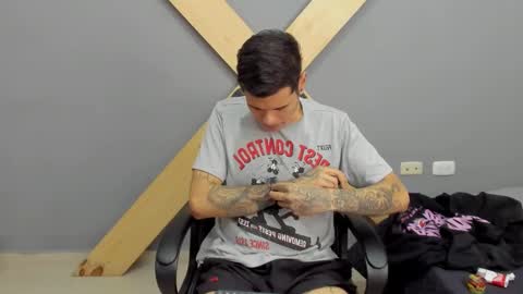 Snapshot of jamesinked_ chatting on 12.16.24 Jamesinked online show from 12.16.24