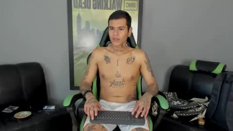 Snapshot of jamesinked_ chatting on 02.06.25 Jamesinked online show from 02.06.25