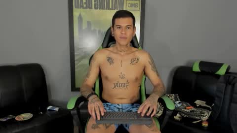 Snapshot of jamesinked_ chatting on 02.06.25 Jamesinked online show from 02.06.25