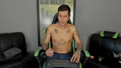 Snapshot of jamesinked_ chatting on 02.07.25 Jamesinked online show from 02.07.25