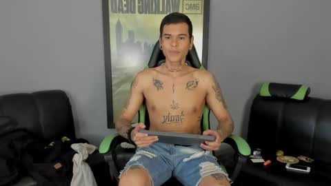 Snapshot of jamesinked_ chatting on 02.12.25 Jamesinked online show from 02.12.25