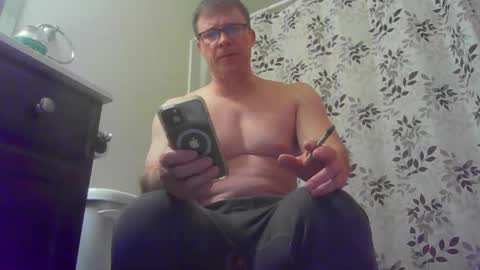 Snapshot of jamesjewels chatting on 03.05.25 jamesjewels online show from 03.05.25