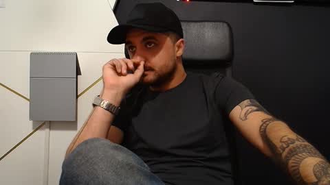 Snapshot of jamesmyersx chatting on 11.05.25 JamesMyers online show from 11.05.25