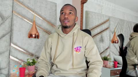 Snapshot of jamesparck chatting on 12.28.24 James online show from 12.28.24