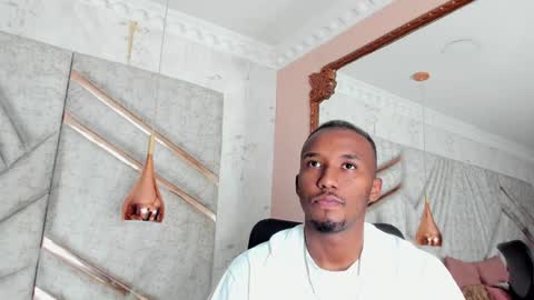 Snapshot of jamesparck chatting on 12.28.24 James online show from 12.28.24