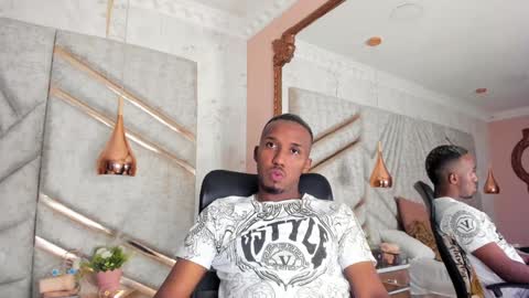 Snapshot of jamesparck chatting on 12.31.24 James online show from 12.31.24