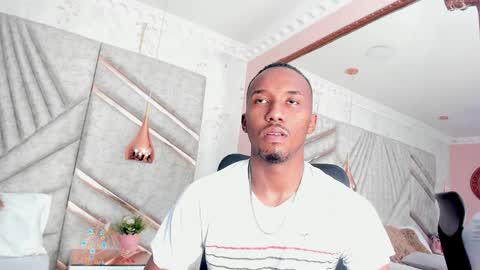 Snapshot of jamesparck chatting on 01.13.25 James online show from 01.13.25