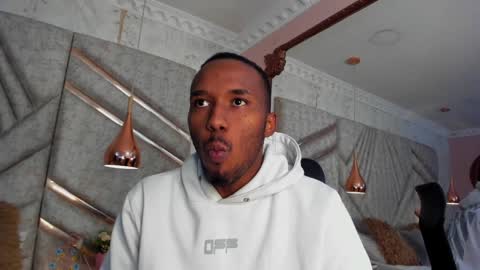 Snapshot of jamesparck chatting on 01.21.25 James online show from 01.21.25