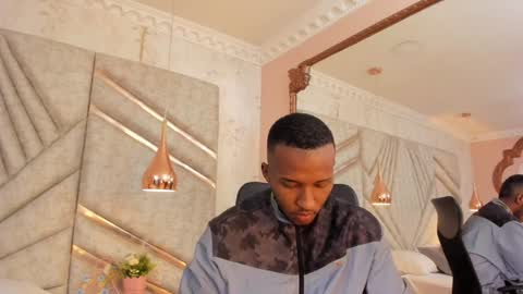 Snapshot of jamesparck chatting on 01.27.25 James online show from 01.27.25