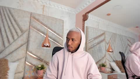 Snapshot of jamesparck chatting on 02.01.25 James online show from 02.01.25