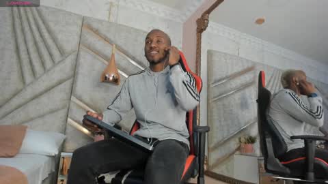 Snapshot of jamesparck chatting on 02.07.25 James online show from 02.07.25