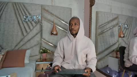 Snapshot of jamesparck chatting on 02.20.25 James online show from 02.20.25