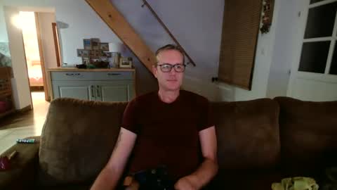 Snapshot of jamesperry38r chatting on 12.21.24 James online show from 12.21.24