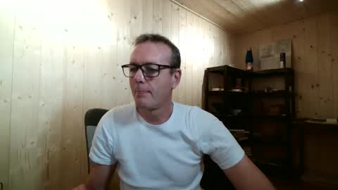 Snapshot of jamesperry38r chatting on 01.25.25 James online show from 01.25.25