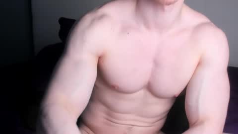 Snapshot of jamesstong chatting on 11.09.25 James Strong online show from 11.09.25