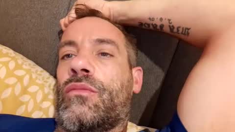 Snapshot of jamie198307 chatting on 10.01.25 jamie198307 online show from 10.01.25