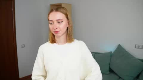 Snapshot of jamiebenafield chatting on 10.23.25 Emily online show from 10.23.25